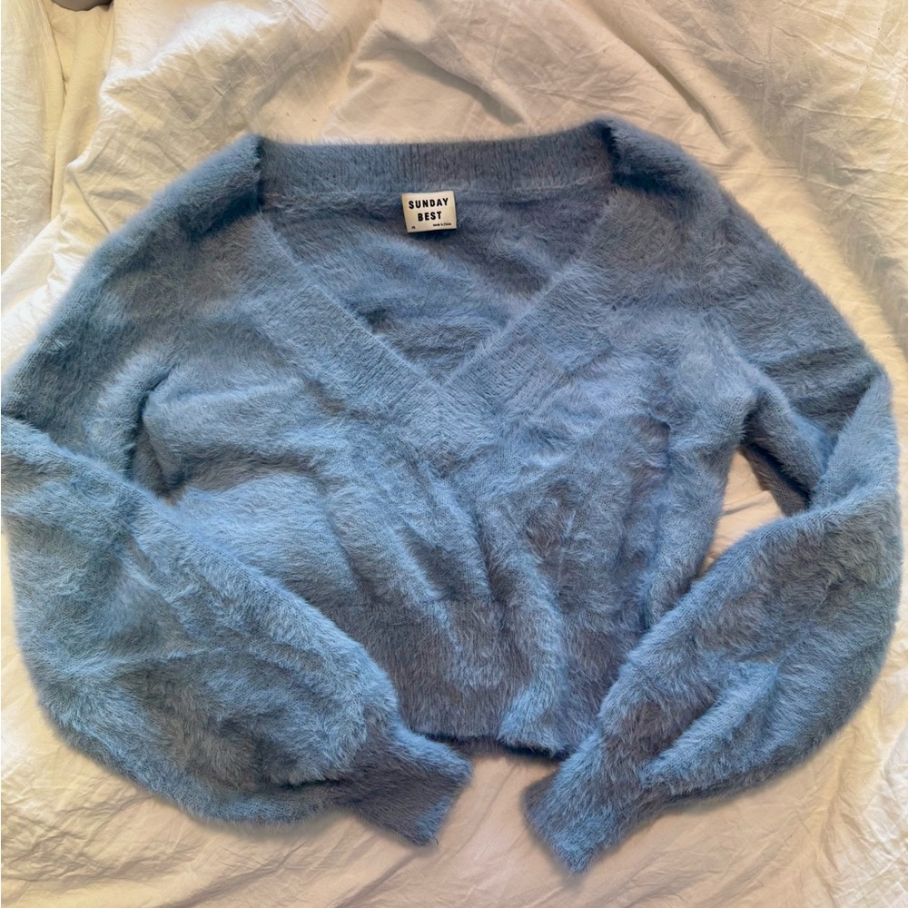 Sunday best versuca v neck sweater (Cropped)